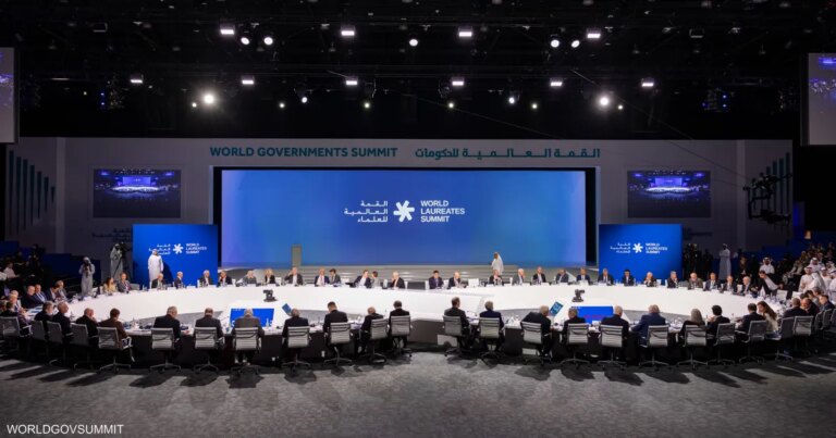 الذكاء الاصطناعي يتصدر أجندة اليوم الأول لقمة العلماء في دبي