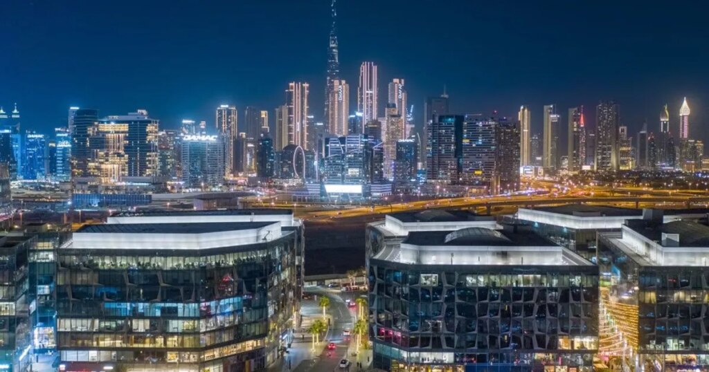 مجموعة تيكوم تحقق إيرادات قياسية بلغت 2.9 مليار درهم في 2025