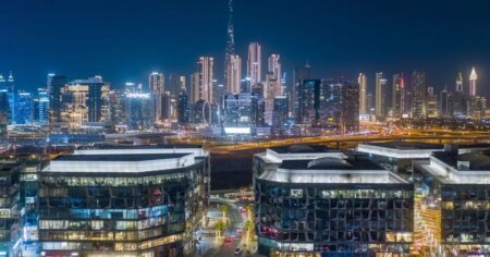 مجموعة تيكوم تحقق إيرادات قياسية بلغت 2.9 مليار درهم في 2025