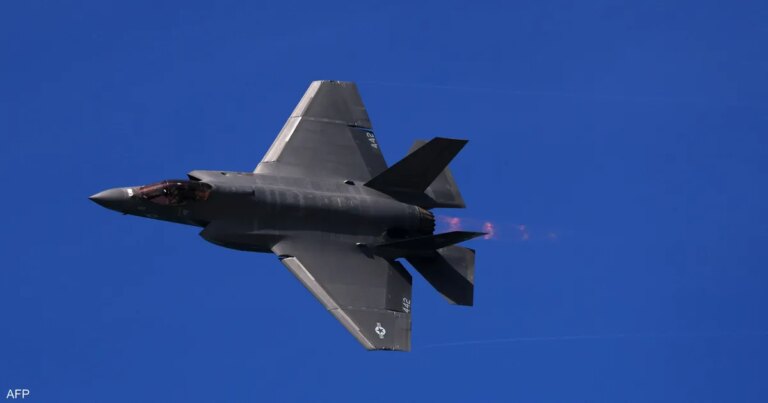 اقتربت من حاملة طائرات.. واشنطن تعلن إسقاط مسيرة إيرانية