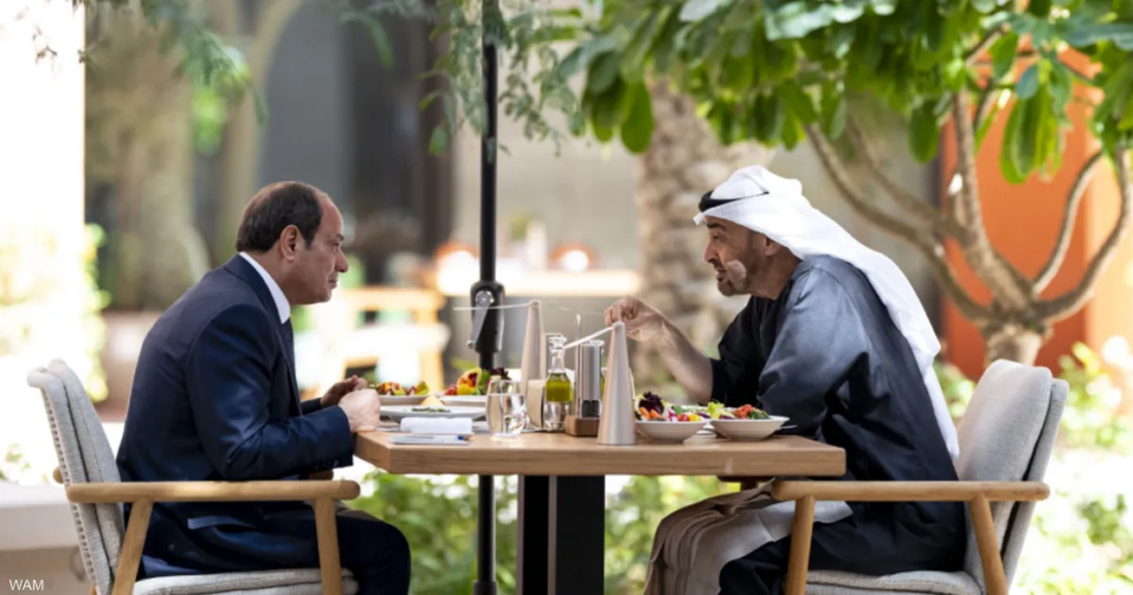 محمد بن زايد والسيسي يبحثان علاقات البلدين وتطورات المنطقة