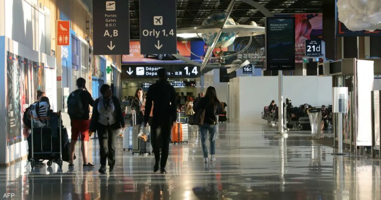إجراءات جديدة تنذر بـ"اضطرابات شديدة" في مطارات أوروبا