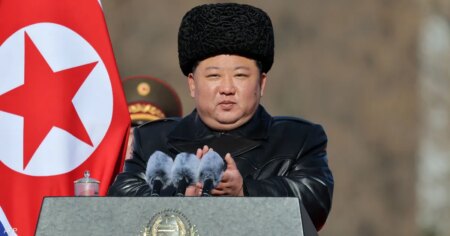 زعيم كوريا الشمالية يشيد بجنوده الذين يقاتلون لصالح روسيا