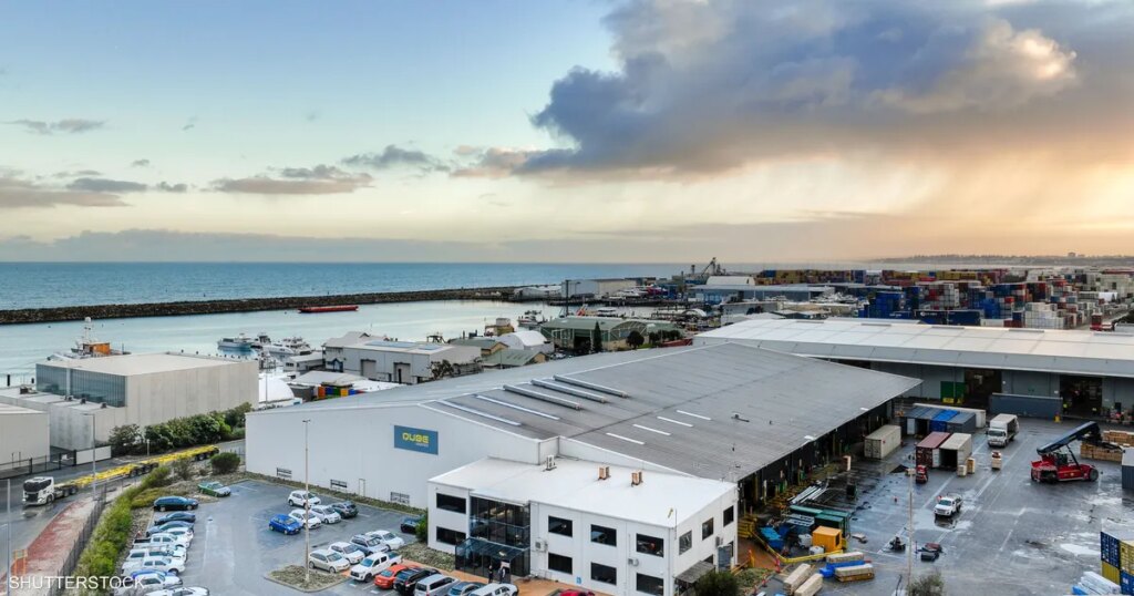 تحالف بقيادة ماكواري يشتري كيوب الأسترالية بـ11.7مليار دولار