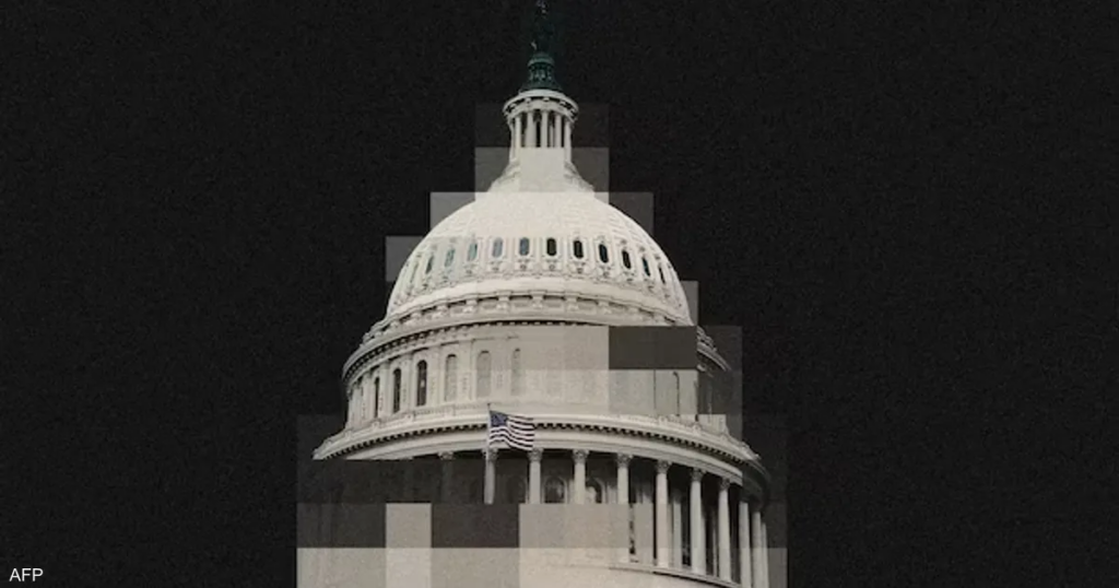 لحظات توتر في واشنطن.. توقيف مسلح ركض نحو مبنى الكونغرس