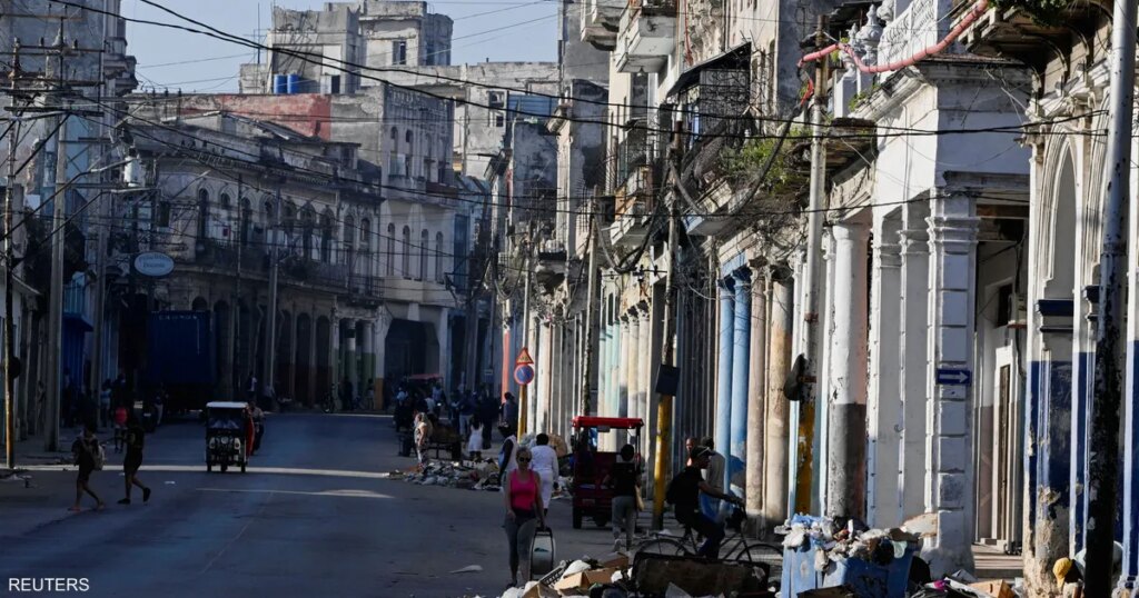 لا طعام ولا نفط ولا سياحة.. سياسة ترامب "تخنق" كوبا