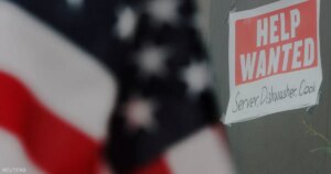 هجرة العقول تهدد التفوق العلمي لأميركا.. ما أسباب تسارعها؟