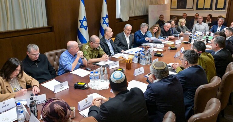 "عزل الوزراء".. كيف تحافظ إسرائيل على سرية خططها بشأن إيران؟