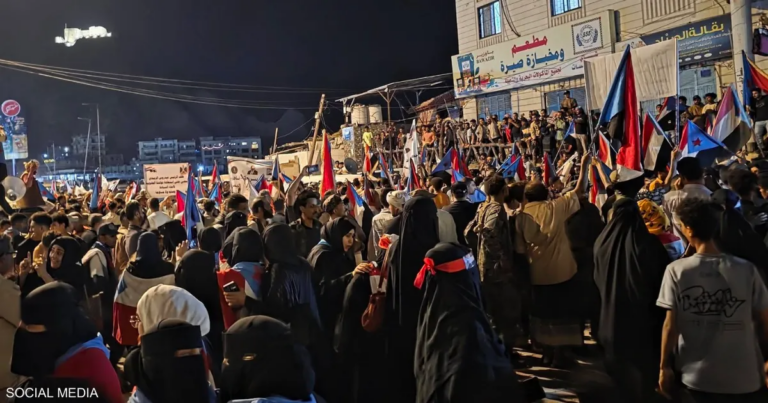 عدن.. قتيل وعشرات الجرحى في احتجاجات أمام قصر معاشيق
