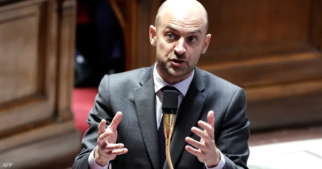 أزمة السفير الأميركي تتفاقم وفرنسا تطلب تفسيرا لعدم امتثاله