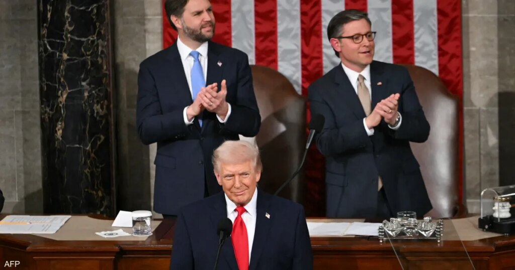 ترامب يشيد بإنجازاته في الأمن والهجرة بخطاب حالة الاتحاد