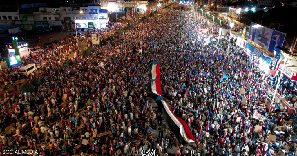 مليونية في عدن تؤكد دعم الزبيدي وترفض إقصاء "الانتقالي"