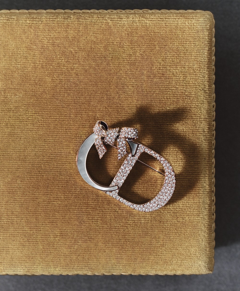 ذهب «ديور».. جوناثان أندرسون ينسج فصلاً جديداً من التألق لعام 2026