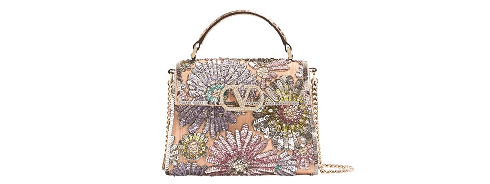 «كبسولة فالنتينو سما 2026» توهّج ذهبي.. بلمسة شرقية