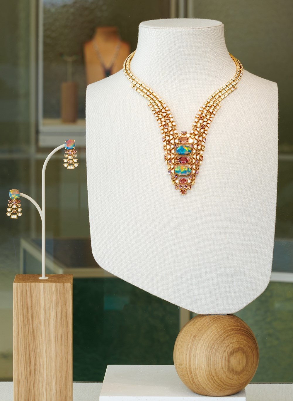 كارتييه تكشف عن معرض 