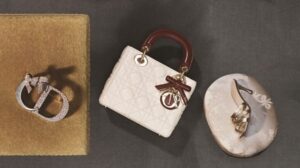 «Dior Or».. أناقة مضيئة عبر الزمن