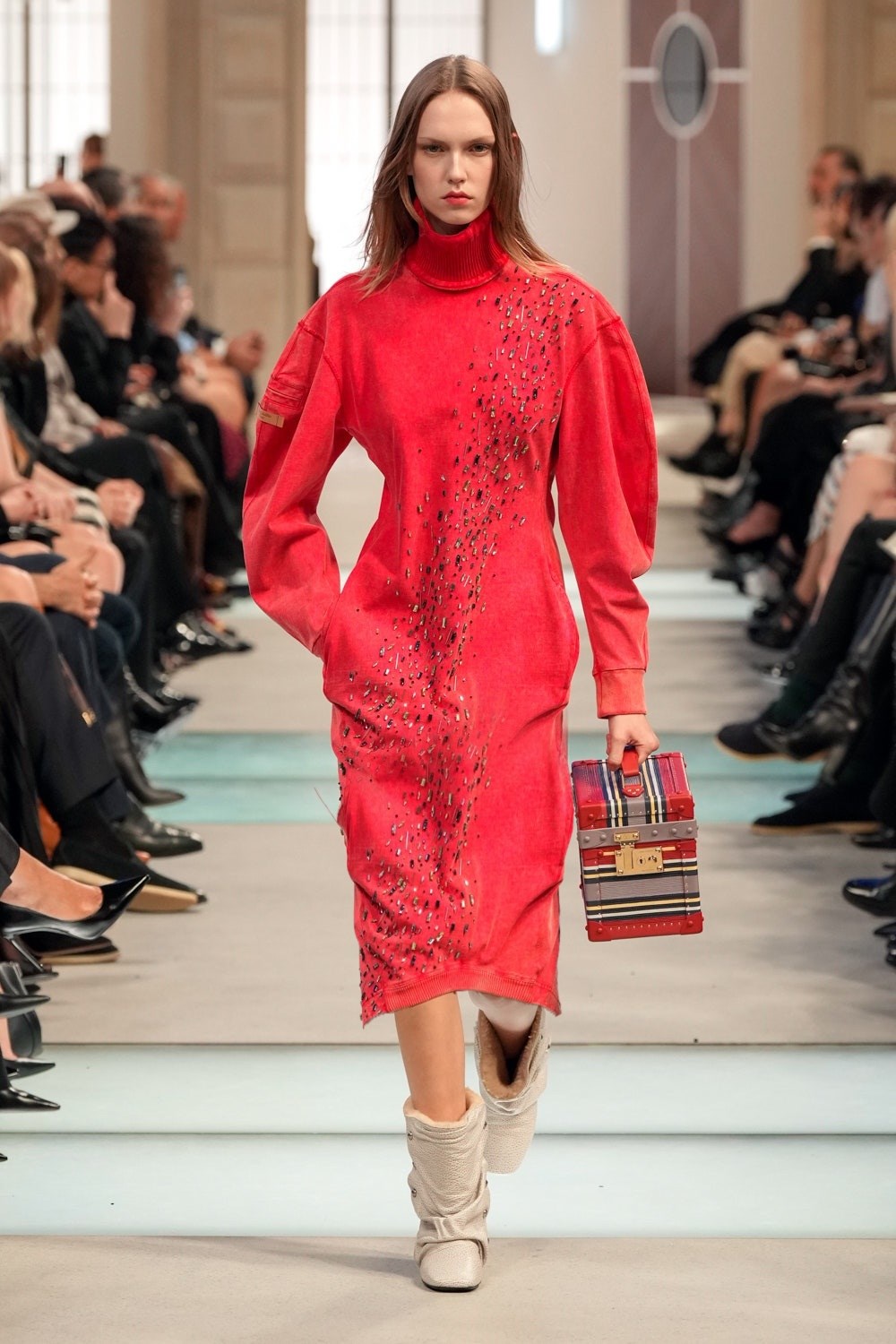 تنسيقات باللون الأحمر.. لتتألقي بها في «يوم الحب»