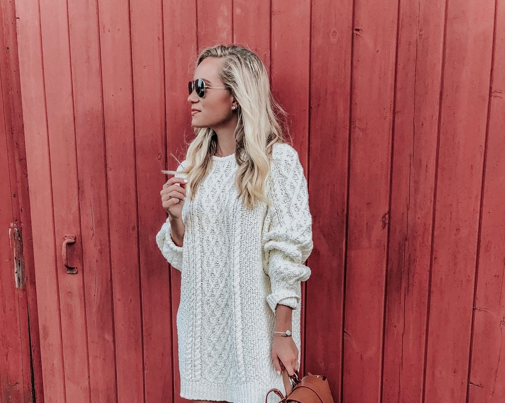 نسقي «السويتر» الفضفاض بأساليب أنيقة.. في الشتاء