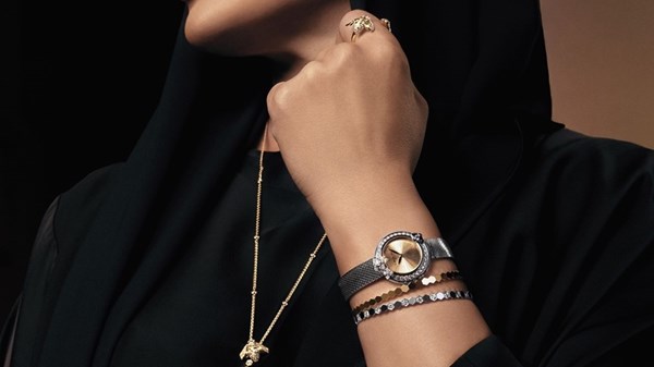 ساعات أنيقة تزيد فخامة إطلالتكِ في رمضان ساعات أنيقة تزيد فخامة إطلالتكِ في رمضان