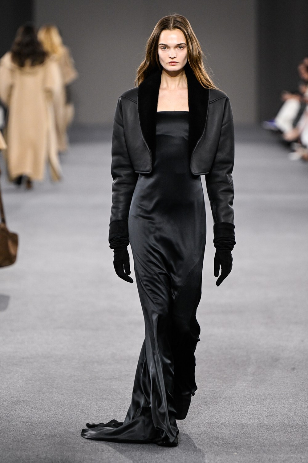 «ماكس مارا» لخريف وشتاء 2026-2027.. عودة أناقة العصور المظلمة