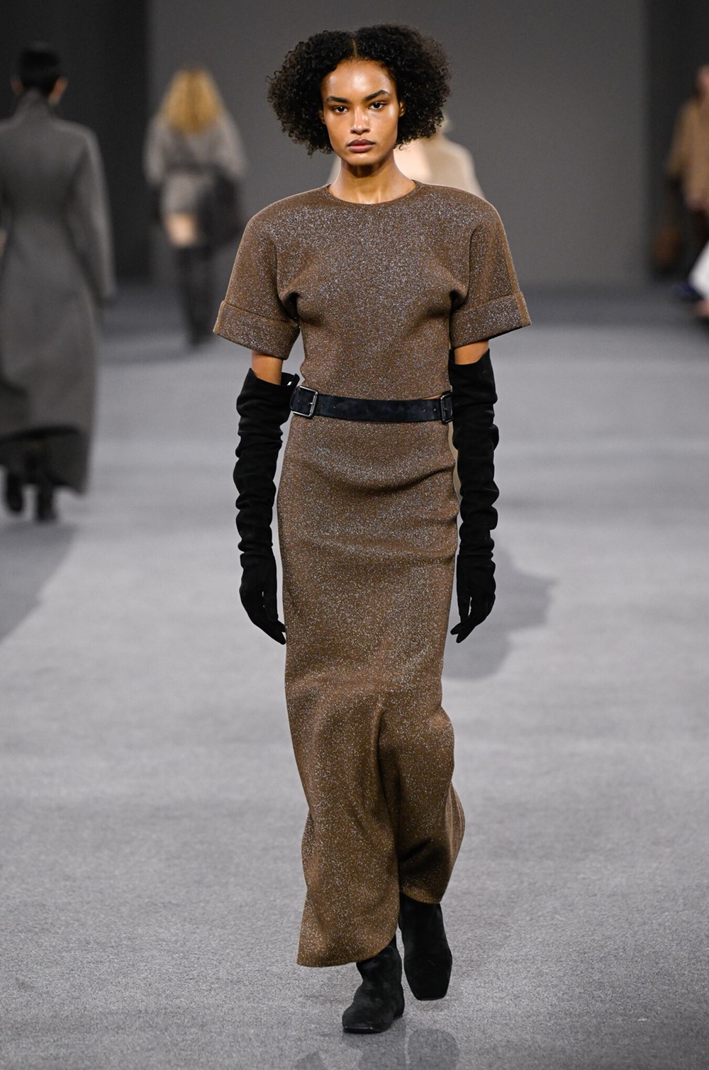 «ماكس مارا» لخريف وشتاء 2026-2027.. عودة أناقة العصور المظلمة