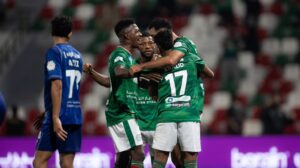 سباعية نارية.. الاتفاق يحسم قمة الفتح ويعزز موقعه في دوري روشن