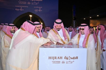 أمير منطقة المدينة المنورة يفتتح معرض الهجرة على خطى الرسول ﷺ