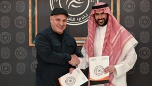 الشباب يطوي صفحة ألغواسيل.. وبن زكري مدربًا حتى نهاية الموسم