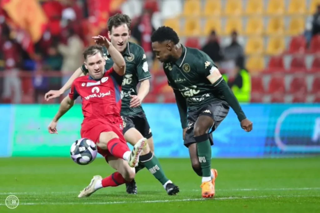 التعادل السلبي يحسم لقاء ضمك والخلود في دوري روشن