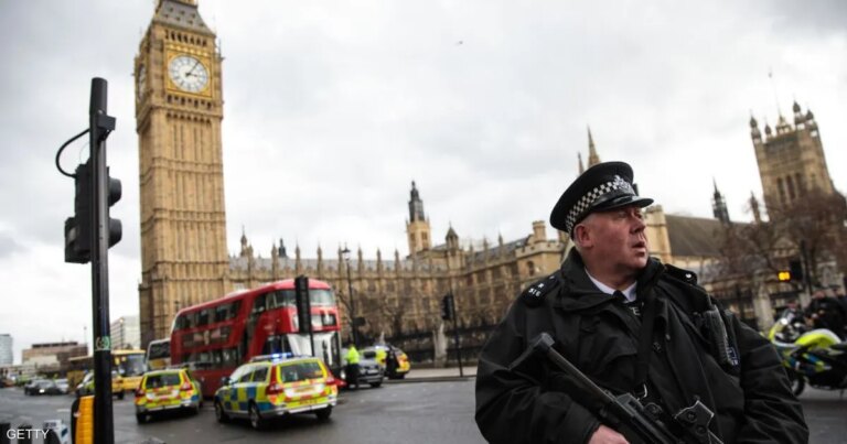 تقرير: بريطانيا تضبط إيرانيان حاولا دخول "موقع غواصات نووية"