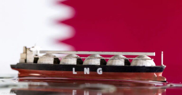 قطر للطاقة توقف إنتاج الغاز الطبيعي المسال