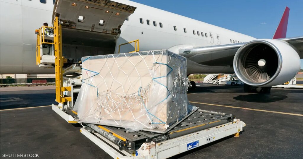 حرب إيران تضرب الشحن الجوي عبر خفض السعة ورفع التكاليف