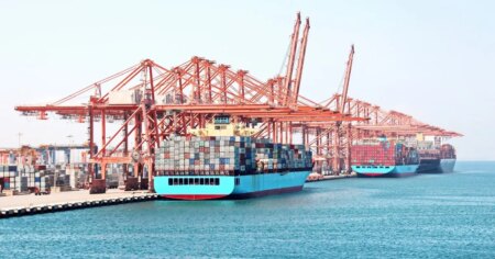 عُمان تعلن جاهزية قطاع النقل لربط الموانئ بالأسواق الخليجية