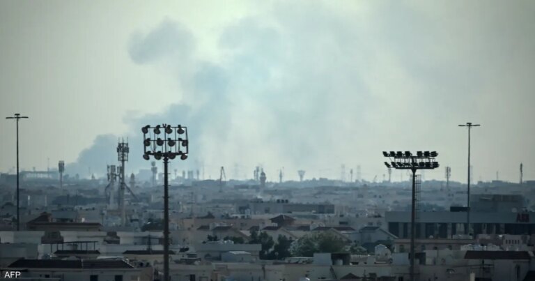 انفجارات قوية في الدوحة والمنامة