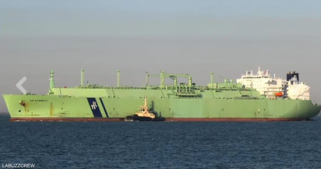 غرق ناقلة غاز روسية قبالة السواحل الليبية