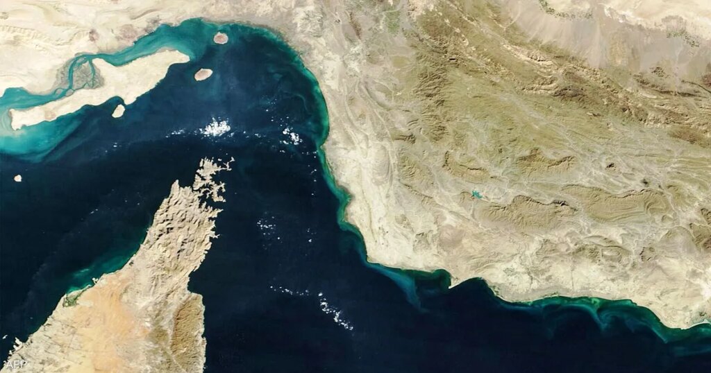 الحرس الثوري يعلن "السيطرة الكاملة" على مضيق هرمز