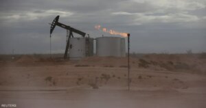 توقعات باستمرار ارتفاع النفط مع تزايد المخاطر في مضيق هرمز