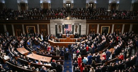 مشرعون أميركيون تجهون للتصويت على قرار لتقييد صلاحيات الحرب