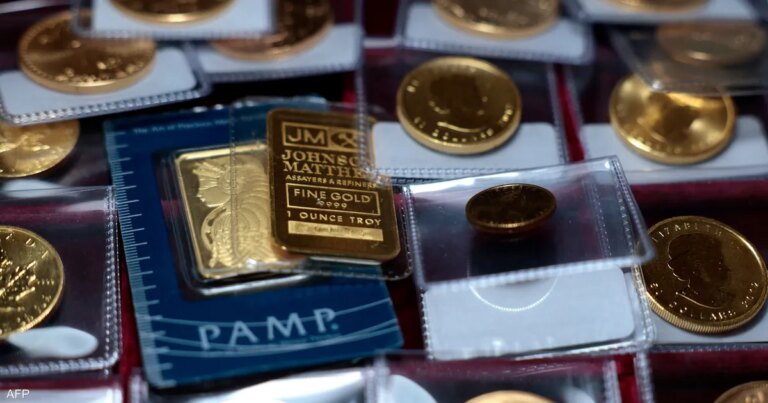 الذهب يواصل نزيف الخسائر ويتراجع دون مستوى 4500 دولار