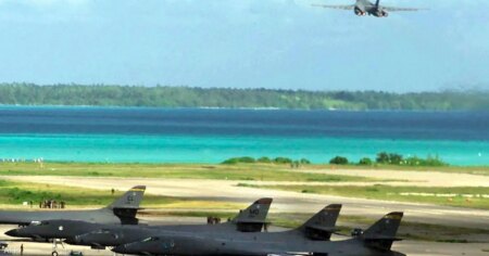 إيران فشلت في استهداف قاعدة أميركية بريطانية بصاروخين