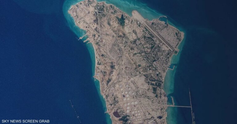 ترامب عينه على جزيرة خرج.. ويتحدث عن خيارات عدة