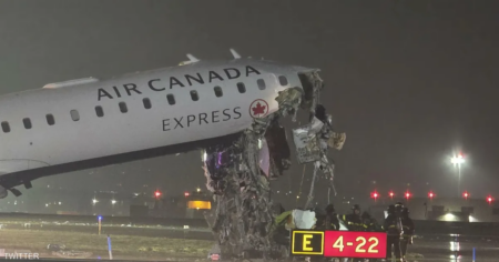 صور.. مقتل شخصين بحادث تصادم طائرة بمركبة في مطار بنيويورك