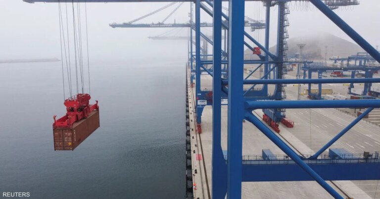 كوسكو تستأنف قبول حجوزات شحن الحاويات نحو الشرق الأوسط