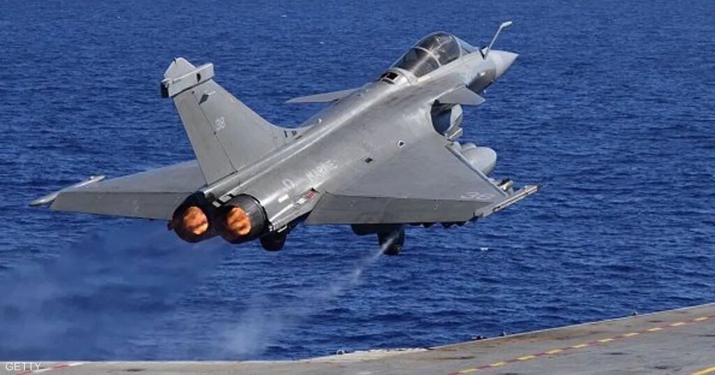 ماكرون: إيران تتحمّل المسؤولية.. و"شارل ديغول" إلى المتوسط