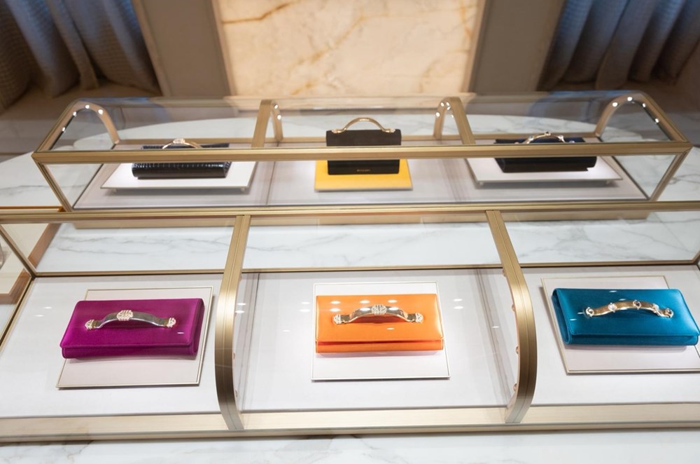 إكسسوارات «بولغري» لخريف وشتاء 2026.. فن الجلود الراقية