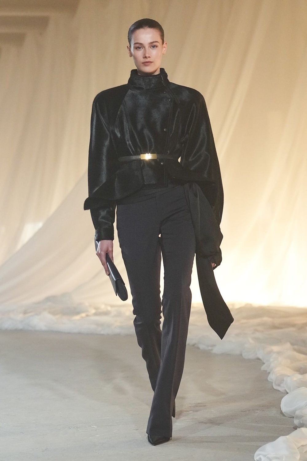 أنتونان ترون يقود «بالمان» نحو مرحلة جديدة من أسبوع باريس للموضة