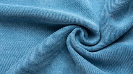 «قماش تنسل» مادة فاخرة تعشقها دور الأزياء.. فما هو؟