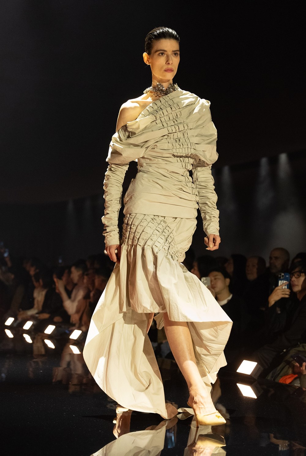 «سكياباريللي» لخريف وشتاء 2026.. «أبو الهول» وفلسفة الأناقة اللغز