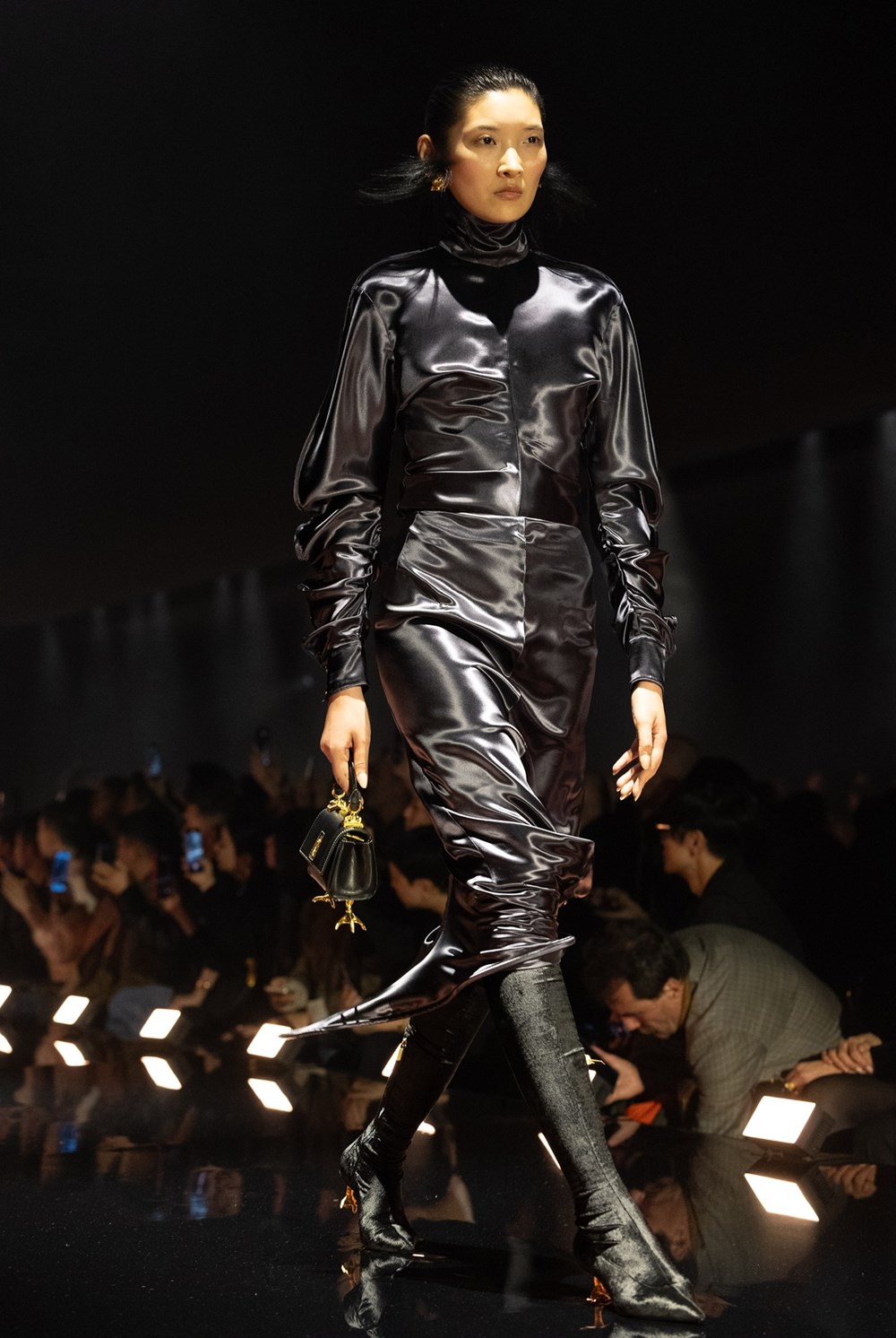 «سكياباريللي» لخريف وشتاء 2026.. «أبو الهول» وفلسفة الأناقة اللغز