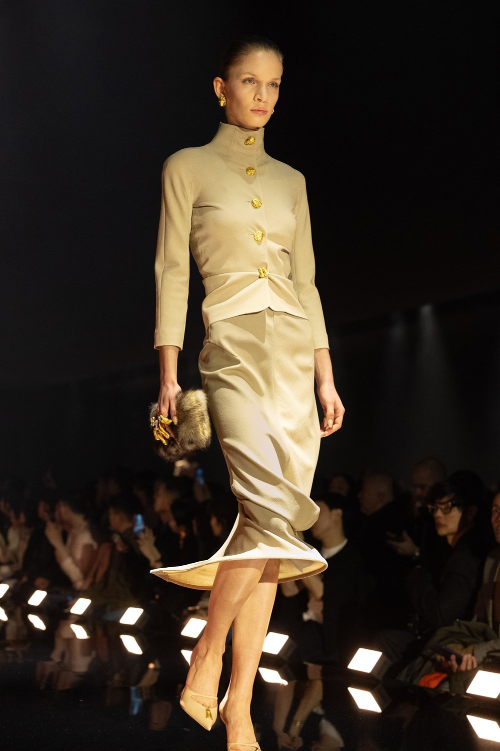 «سكياباريللي» لخريف وشتاء 2026.. «أبو الهول» وفلسفة الأناقة اللغز